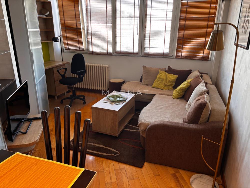 Slika 4 - Pariske komune, Jednoiposoban stan za izdavanje, 34m2, 500€