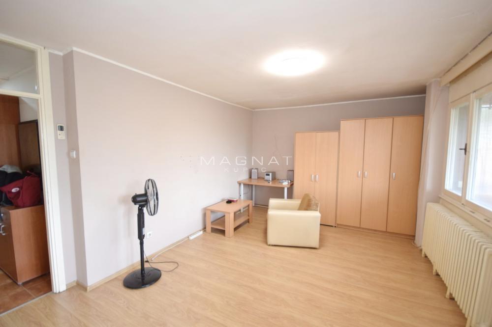 Slika 1 - Janković Stojana, Jednoiposoban stan na prodaju, 44m2, 122.000€