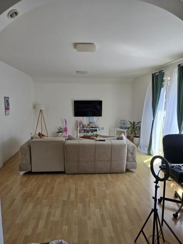 Slika 1 - Svetozara Markovića, Trosoban stan na prodaju, 82m2, 106.000€