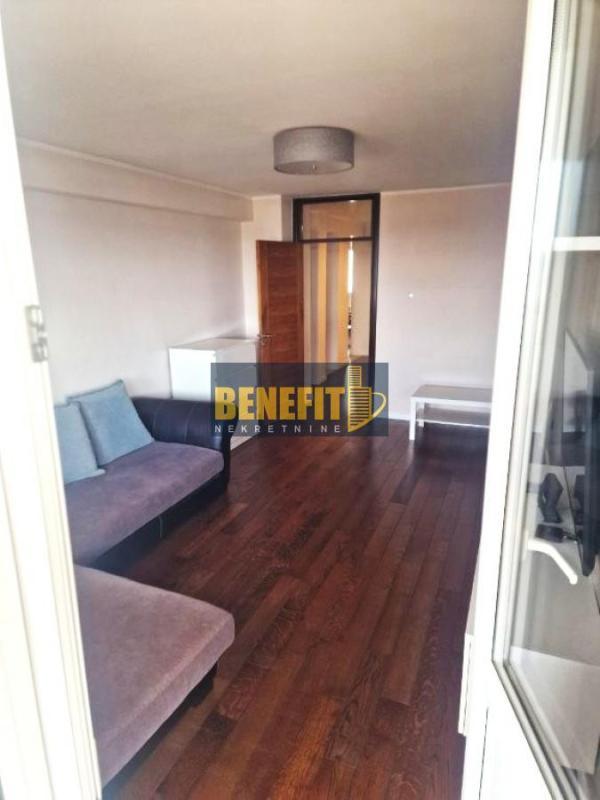 Glavna slika -Dvosoban stan za izdavanje, 82m2, 900€