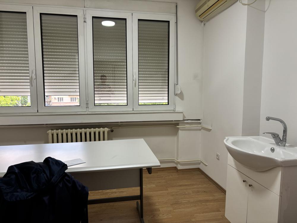 Slika 10 - Karađorđev Trg, Troiposoban stan za izdavanje, 61m2, 650€