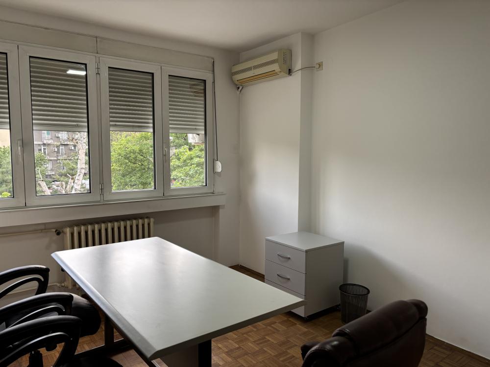 Slika 5 - Karađorđev Trg, Troiposoban stan za izdavanje, 61m2, 650€