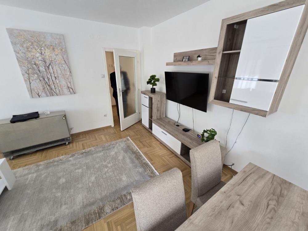Slika 2 - Dimitrija Tucovića, Dvosoban stan za izdavanje, 54m2, 600€