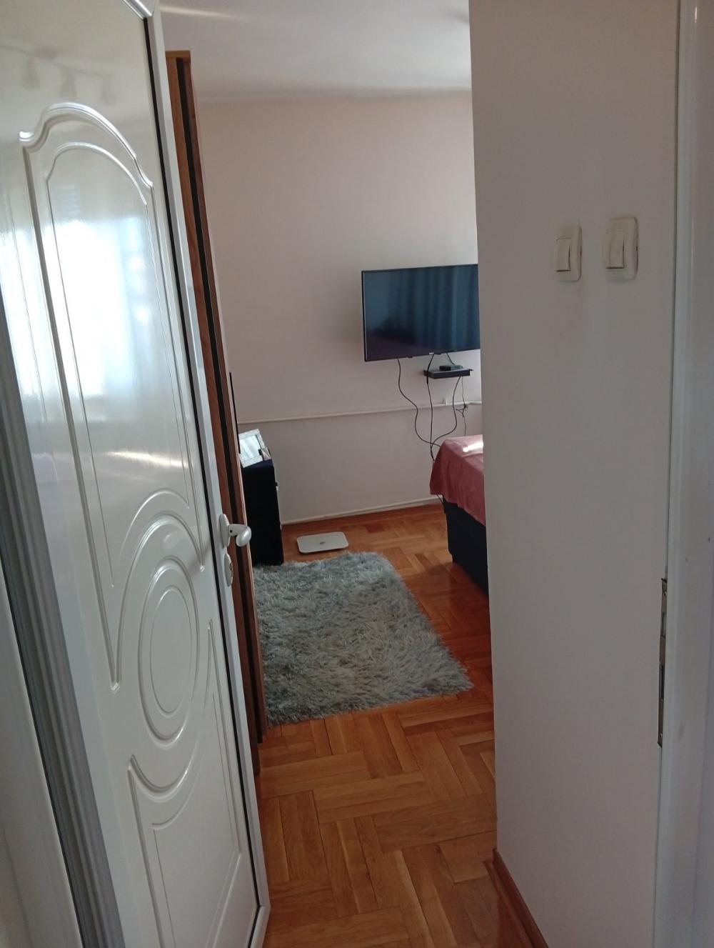 Slika 3 - Južni Bulevar, Trosoban stan za izdavanje, 56m2, 800€