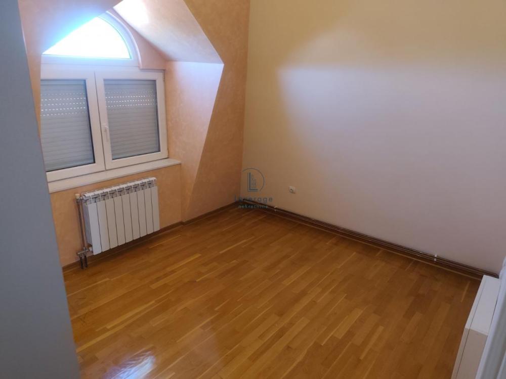 Slika 1 - Četvorosoban stan na prodaju, 99m2, 247.500€
