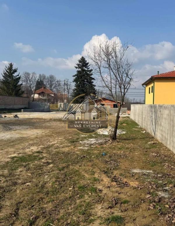Slika 3 - Šuplja stena Plac na prodaju, Voždovac, Avala, 149.000€