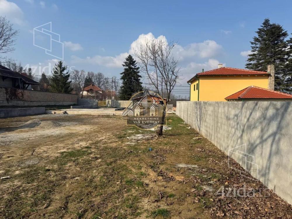 Slika 4 - Šuplja stena Plac na prodaju, Voždovac, Avala, 149.000€