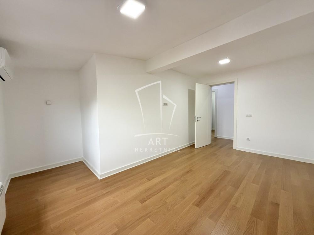 Slika 8 - Vojvode Dobrnjca,  Stan na prodaju, 196m2, 1.100.000€
