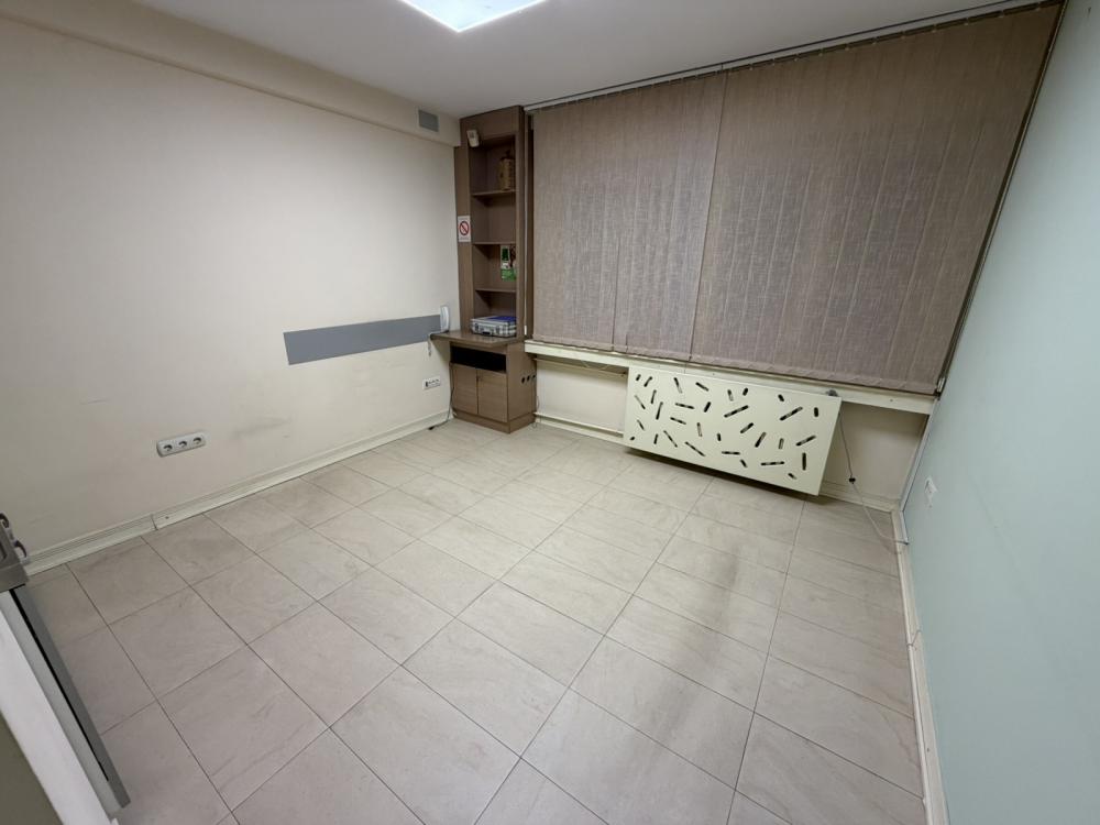 Slika 2 - Tiršova, Trosoban stan za izdavanje, 78m2, 1.000€