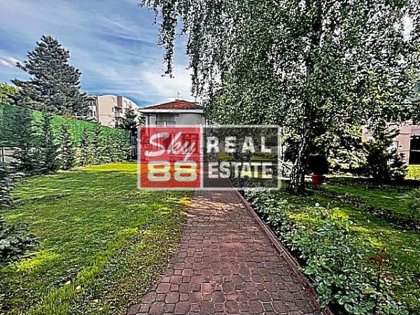 Slika 3 - Bulevar oslobođenja,  Kuća za izdavanje, 300m2, 4.500€