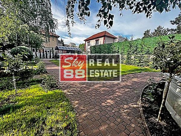 Slika 4 - Bulevar oslobođenja,  Kuća za izdavanje, 300m2, 4.500€