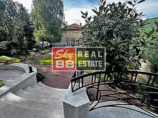 Slika 5 - Bulevar oslobođenja,  Kuća za izdavanje, 300m2, 4.500€