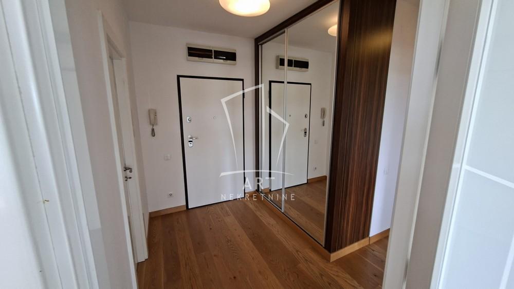 Slika 6 - Vladimira Popovića, Trosoban stan za izdavanje, 123m2, 1.200€