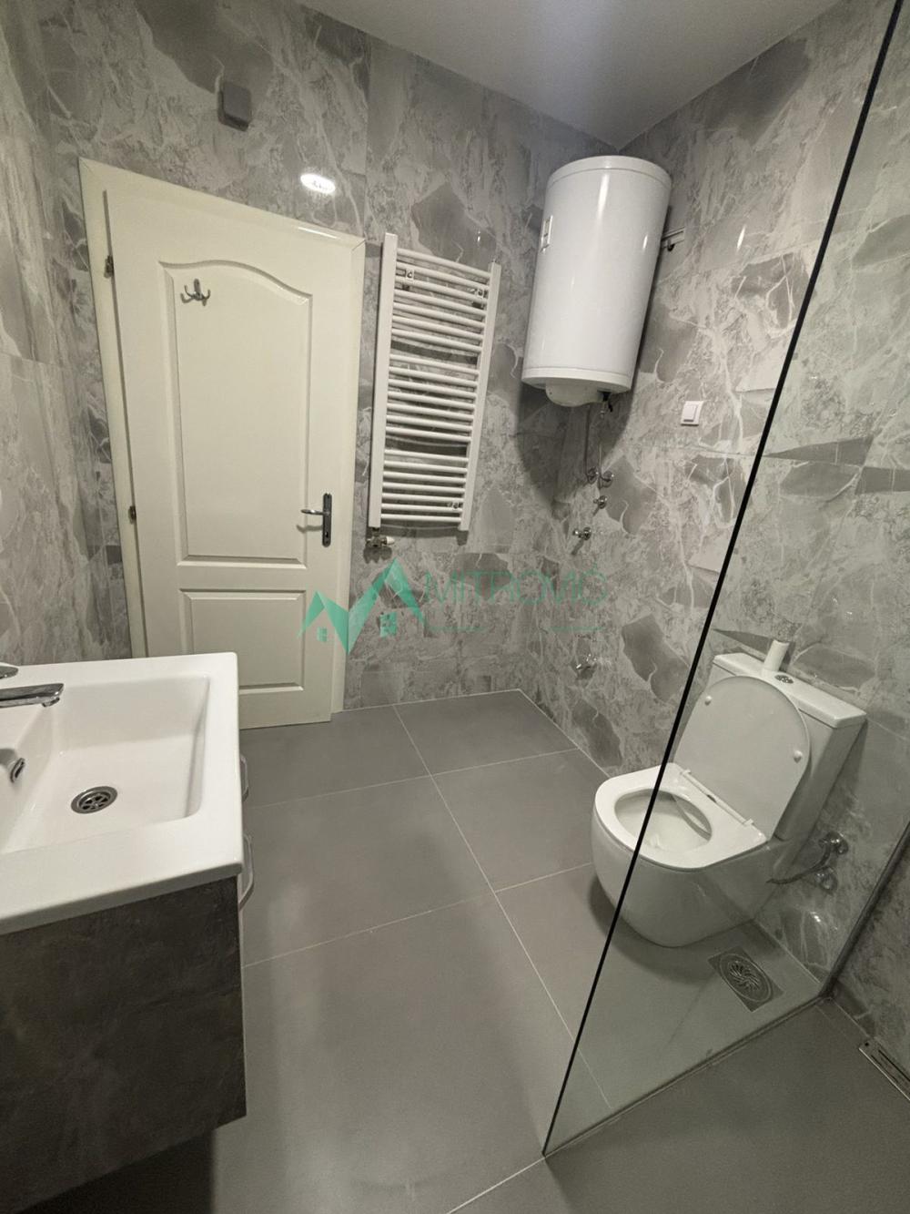 Slika 10 - Dvosoban stan za izdavanje, 50m2, 550€