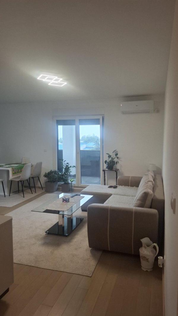 Slika 1 - Miroslava Krleže, Dvosoban stan za izdavanje, 50m2, 550€