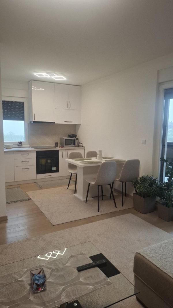 Slika 4 - Miroslava Krleže, Dvosoban stan za izdavanje, 50m2, 550€