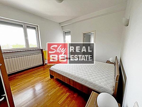 Slika 10 - Četvoroiposoban stan za izdavanje, 157m2, 1.850€