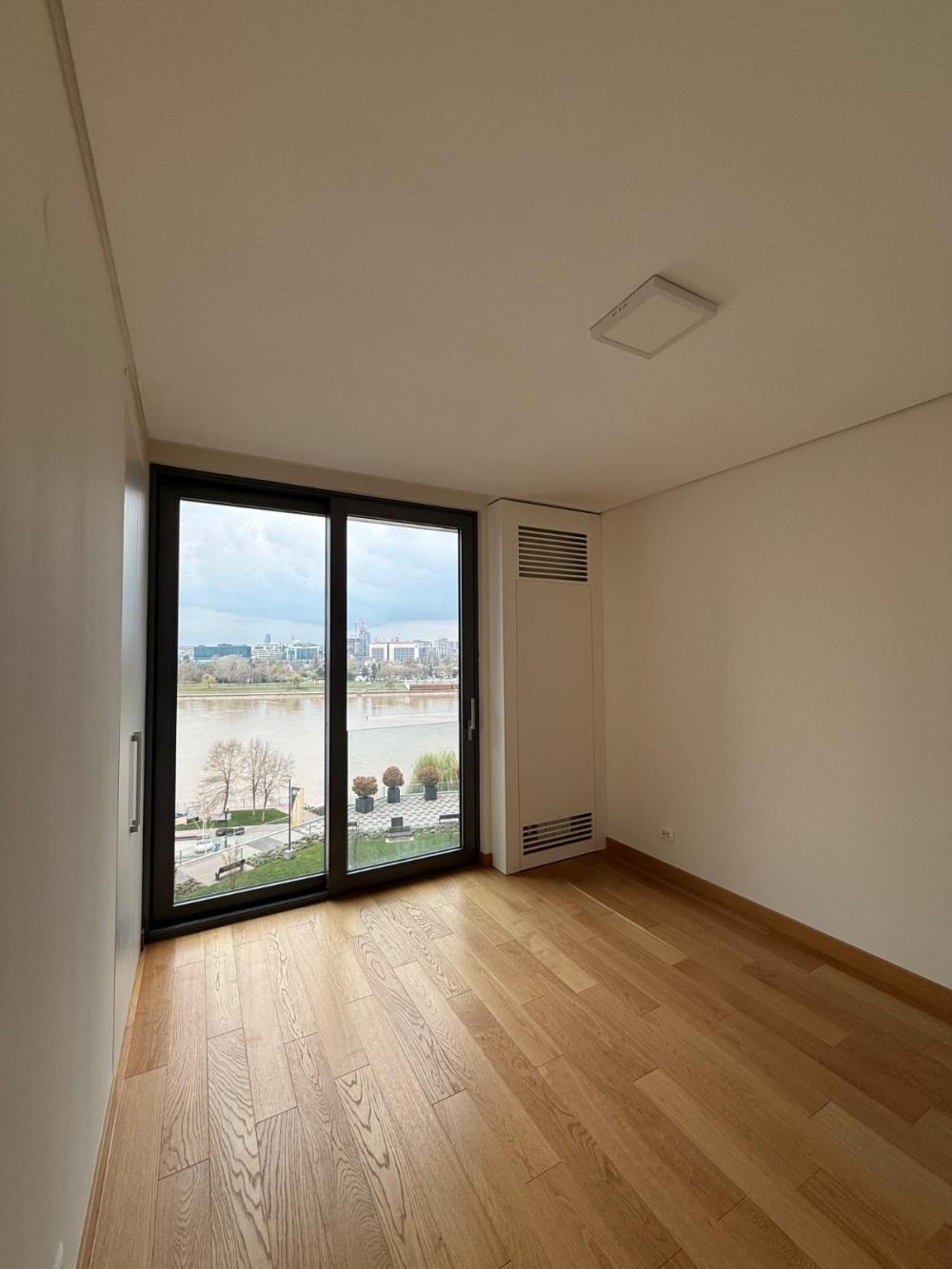 Slika 7 - Hercegovačka, Četvorosoban stan za izdavanje, 117m2, 3.000€