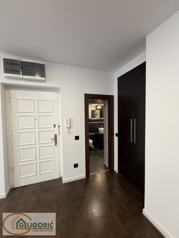 Slika 5 - Njegoševa,  Lokal na prodaju, 103m2, 455.000€