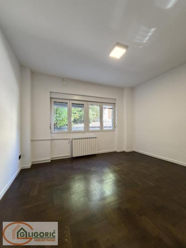 Slika 8 - Njegoševa,  Lokal na prodaju, 103m2, 455.000€