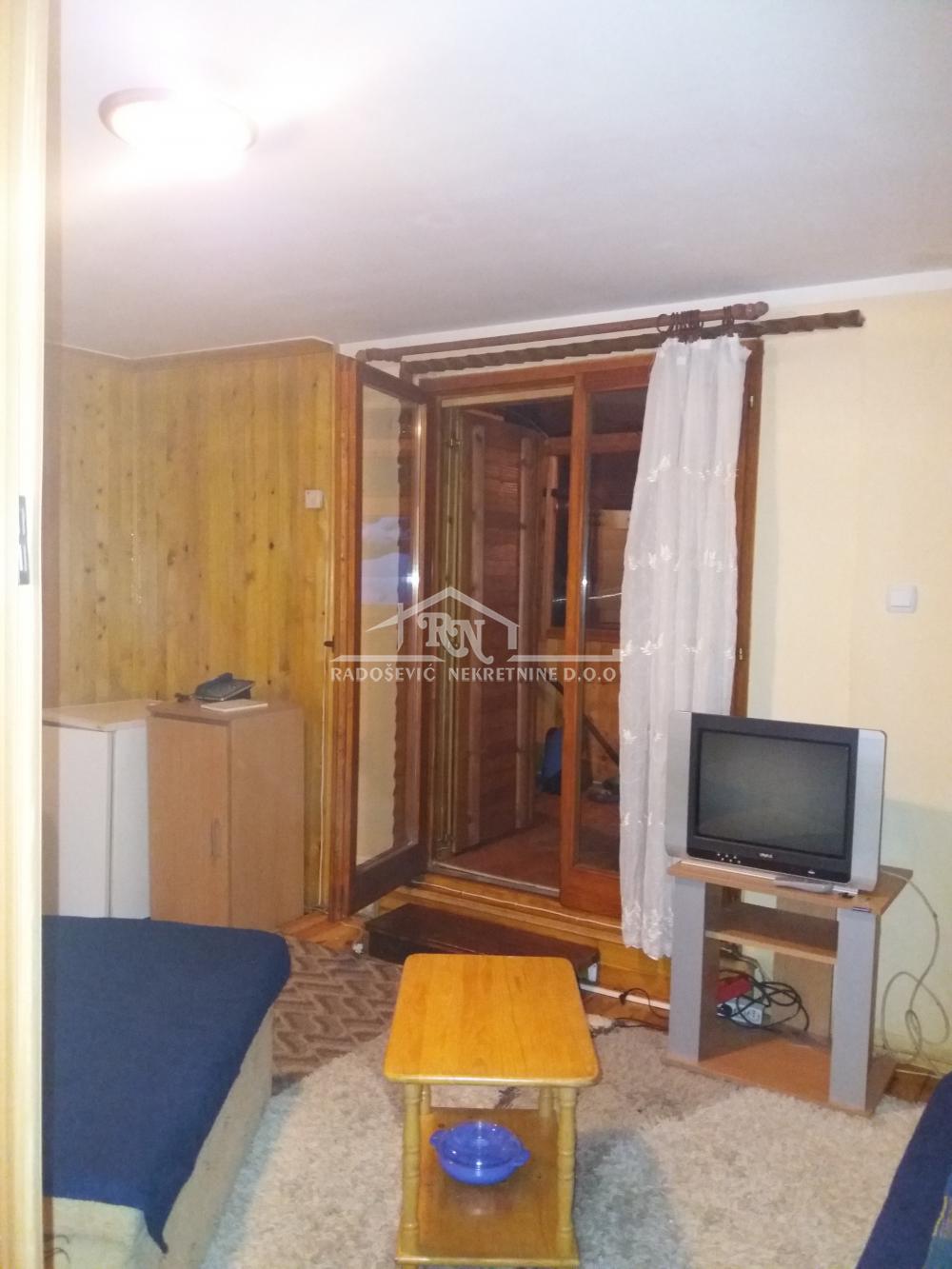 Slika 1 - Zmajevačka,  Stan za izdavanje, 26m2, 200€