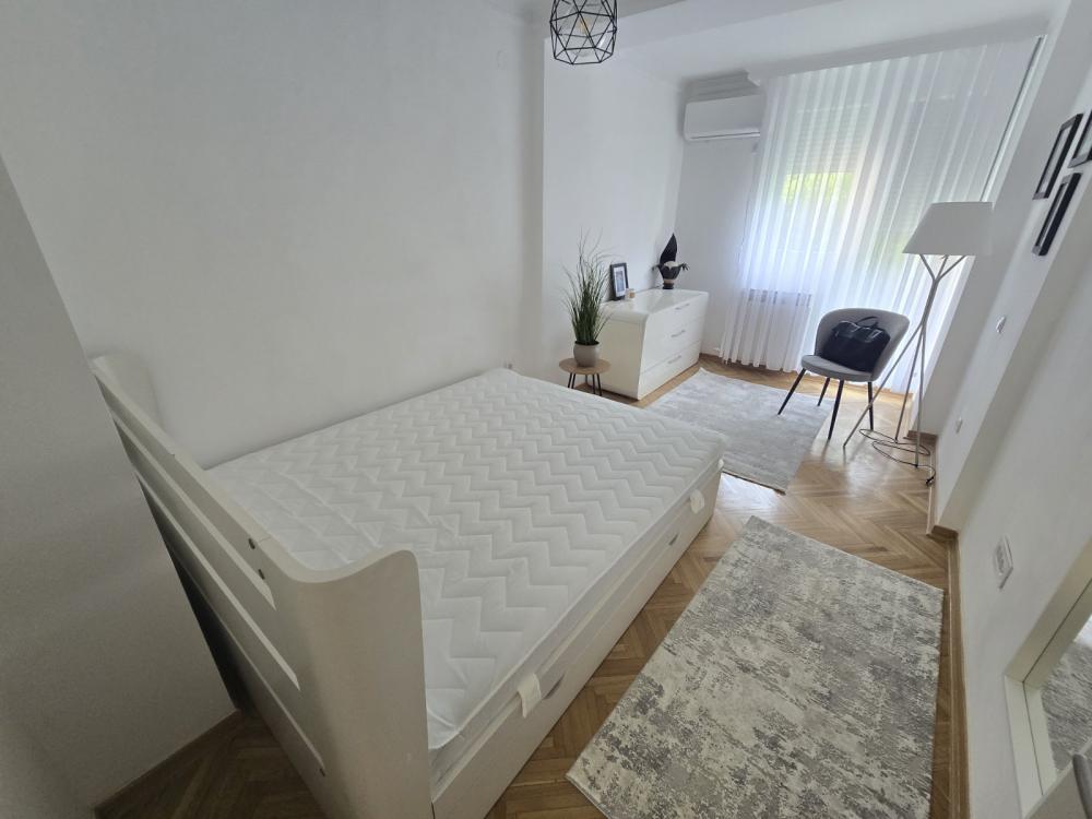 Slika 4 - Admirala Vukovića, Dvosoban stan za izdavanje, 54m2, 700€