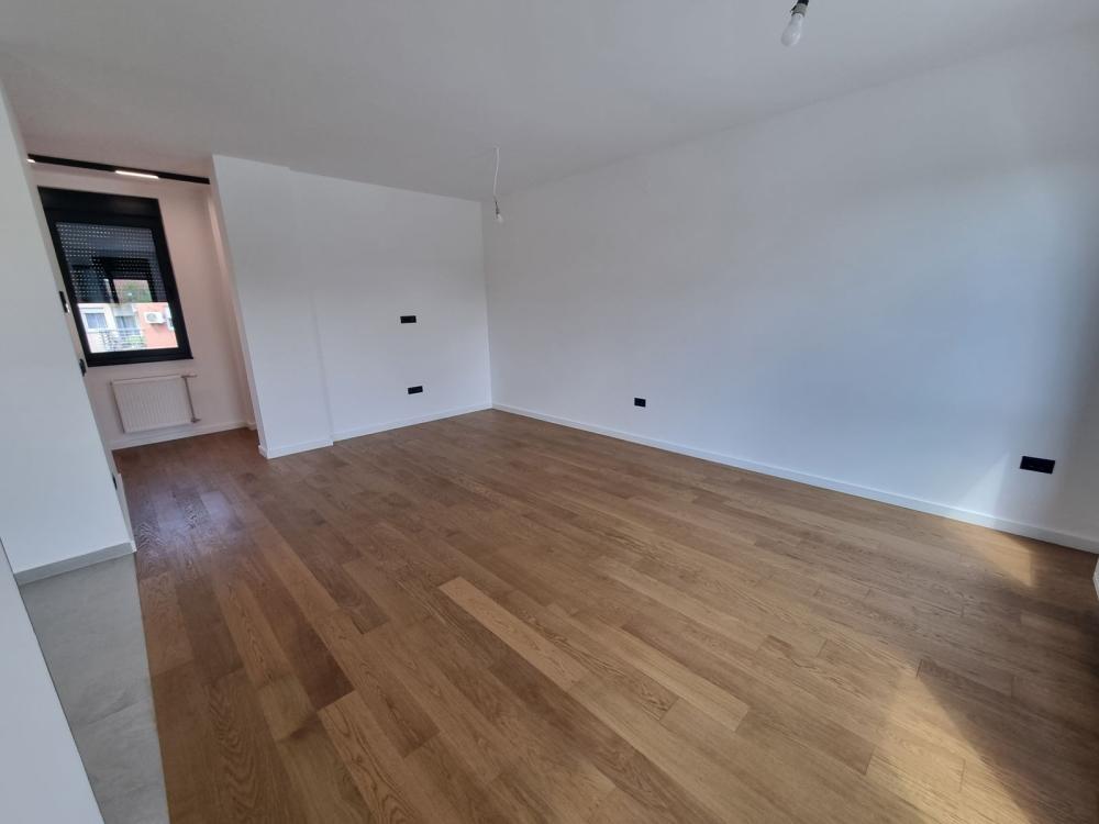 Slika 1 - Četvorosoban stan na prodaju, 98m2, 333.410€