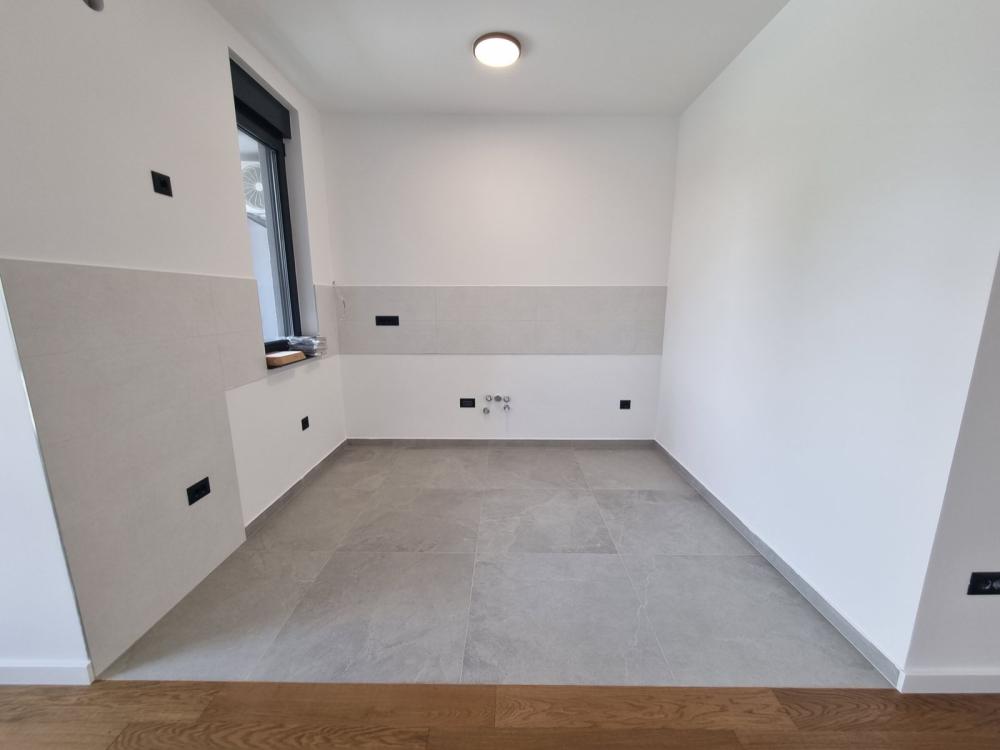 Slika 2 - Četvorosoban stan na prodaju, 98m2, 333.410€