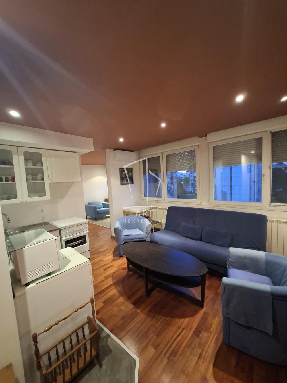 Slika 1 - Vidovdanska, Jednoiposoban stan za izdavanje, 47m2, 500€
