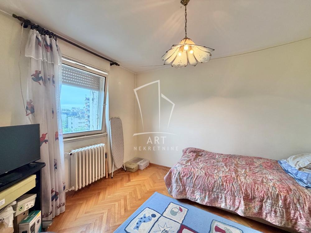 Slika 10 - Mike Alasa, Trosoban stan na prodaju, 78m2, 352.000€