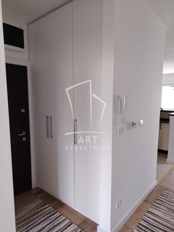 Slika 8 - Isidore Sekulić, Dvoiposoban stan na prodaju, 56m2, 165.000€