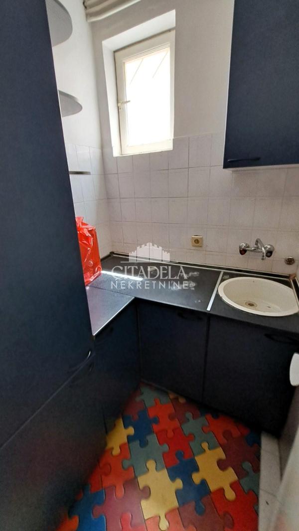 Slika 4 - Arčibalda Rajsa,  Kuća za izdavanje, 200m2, 1.200€