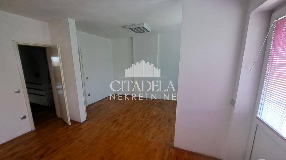 Slika 6 - Arčibalda Rajsa,  Kuća za izdavanje, 200m2, 1.200€