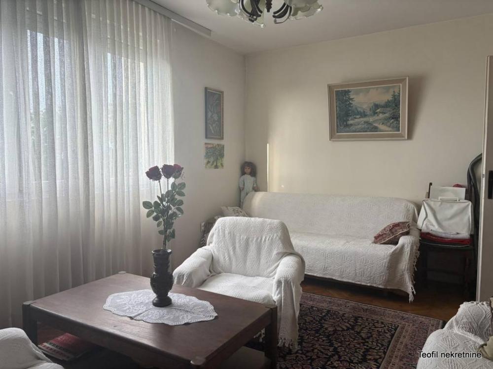 Slika 1 - Patrisa Lumumbe, Dvoiposoban stan na prodaju, 64m2, 160.000€