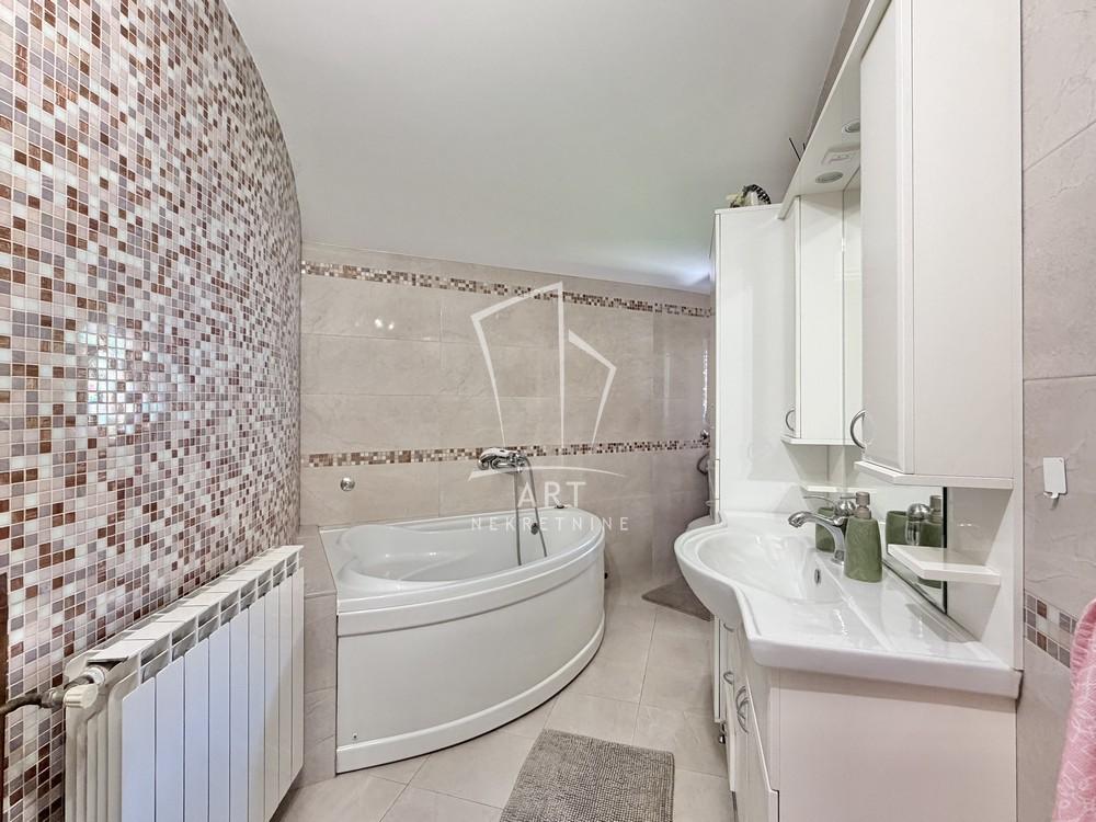 Slika 11 - Vojvode Vlahovića,  Kuća za izdavanje, 760m2, 7.000€