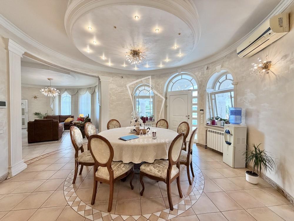 Slika 1 - Vojvode Vlahovića,  Kuća za izdavanje, 760m2, 7.000€