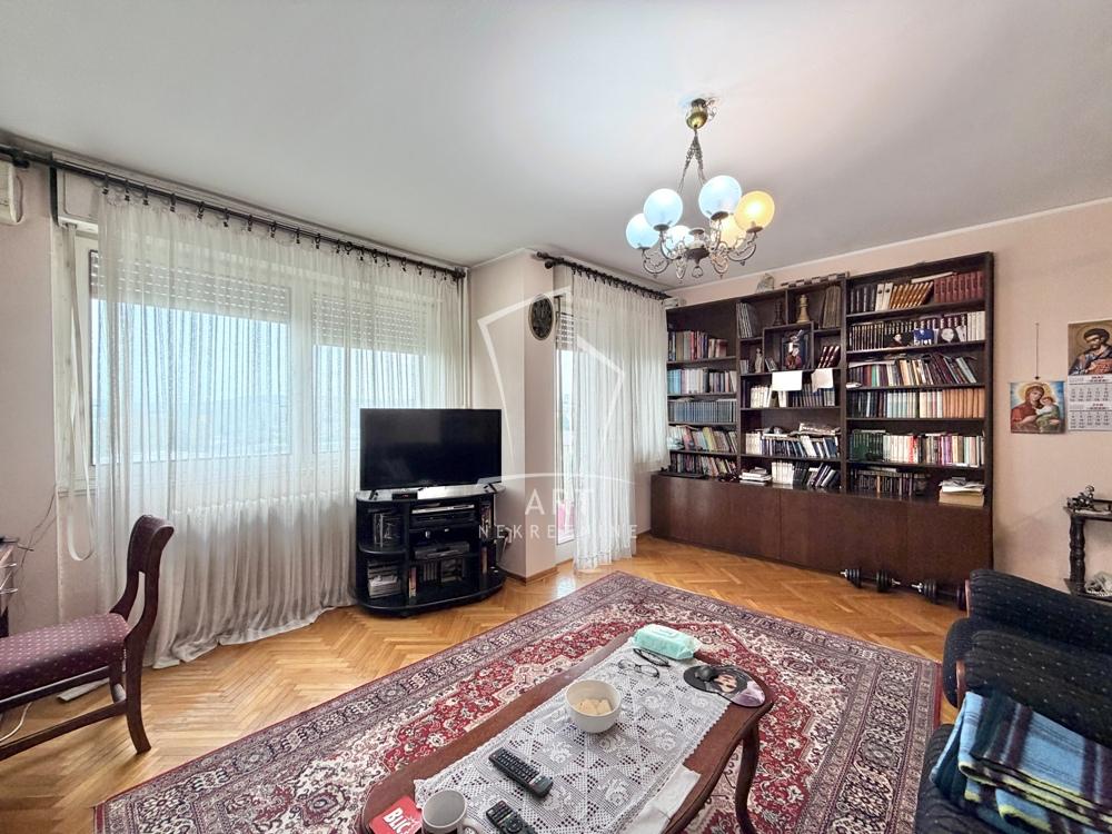 Slika 3 - Mike Alasa, Trosoban stan na prodaju, 78m2, 352.000€