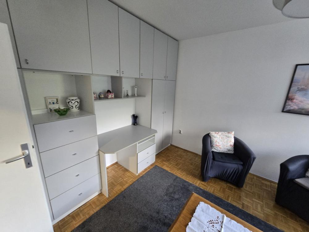 Slika 1 - Omladinskih brigada, Trosoban stan za izdavanje, 98m2, 900€