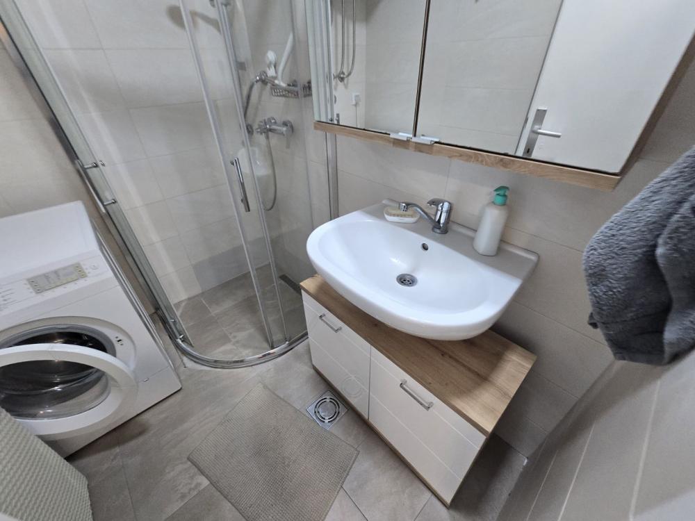 Slika 9 - Omladinskih brigada, Trosoban stan za izdavanje, 98m2, 900€