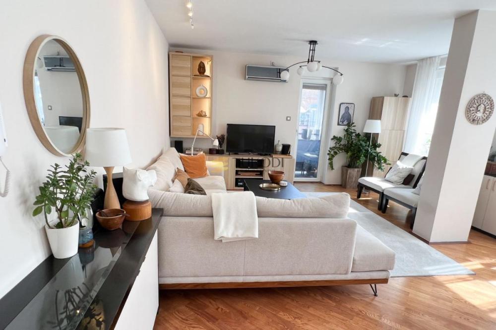 Slika 1 - Četvorosoban stan na prodaju, 102m2, 319.000€