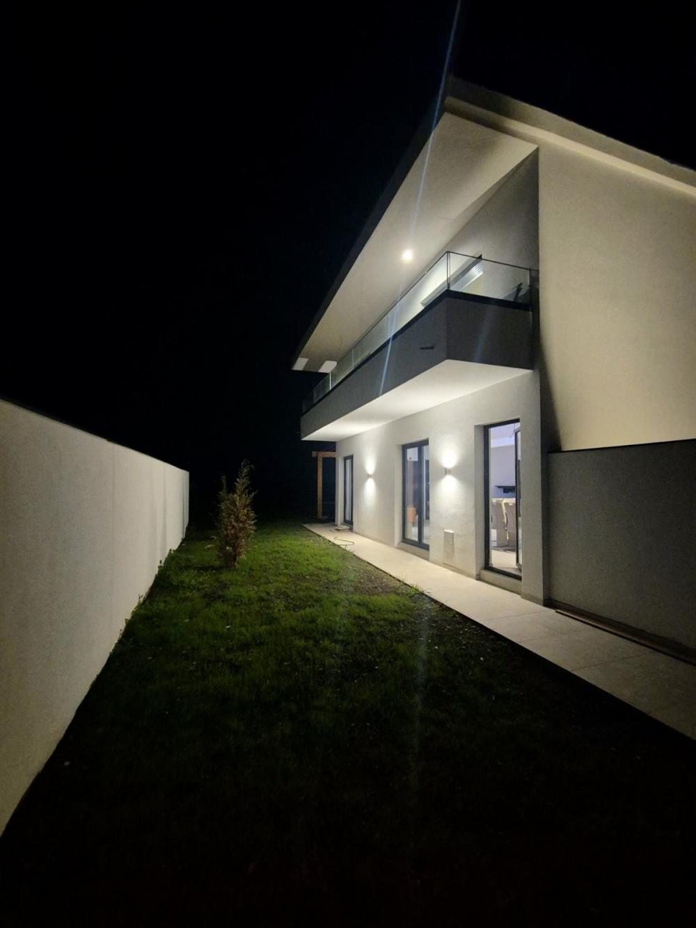 Slika 10 - Mihajla Lazarevića,  Kuća za izdavanje, 250m2, 2.300€