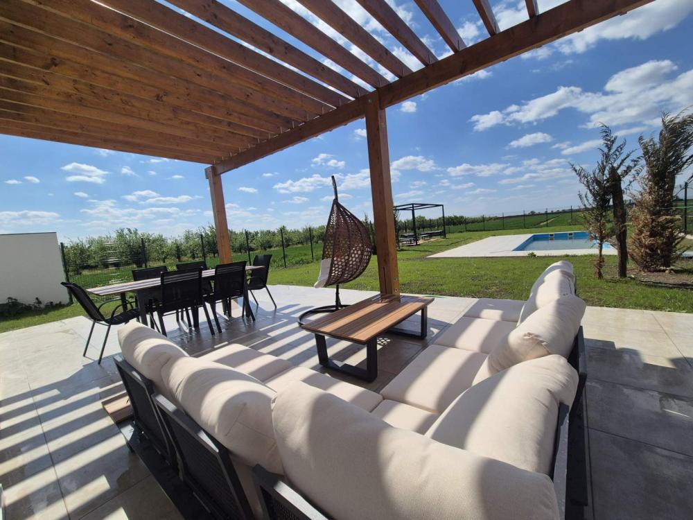 Glavna slika -Mihajla Lazarevića,  Kuća za izdavanje, 250m2, 2.300€