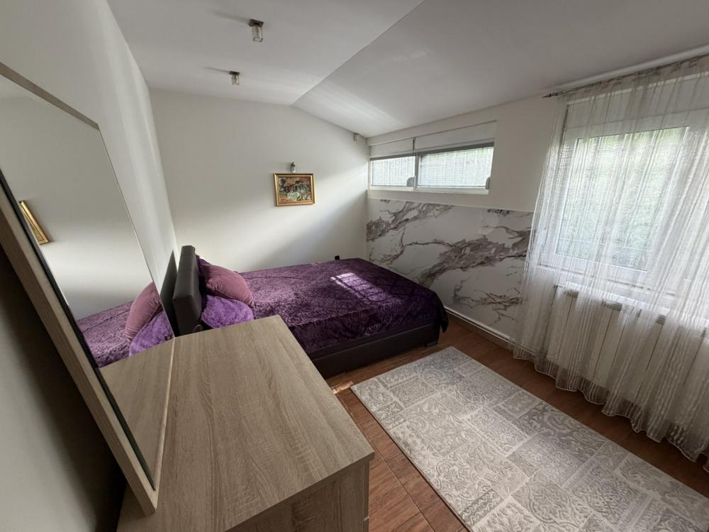 Slika 10 - Velisava Vulovića, Petosoban stan za izdavanje, 180m2, 1.500€