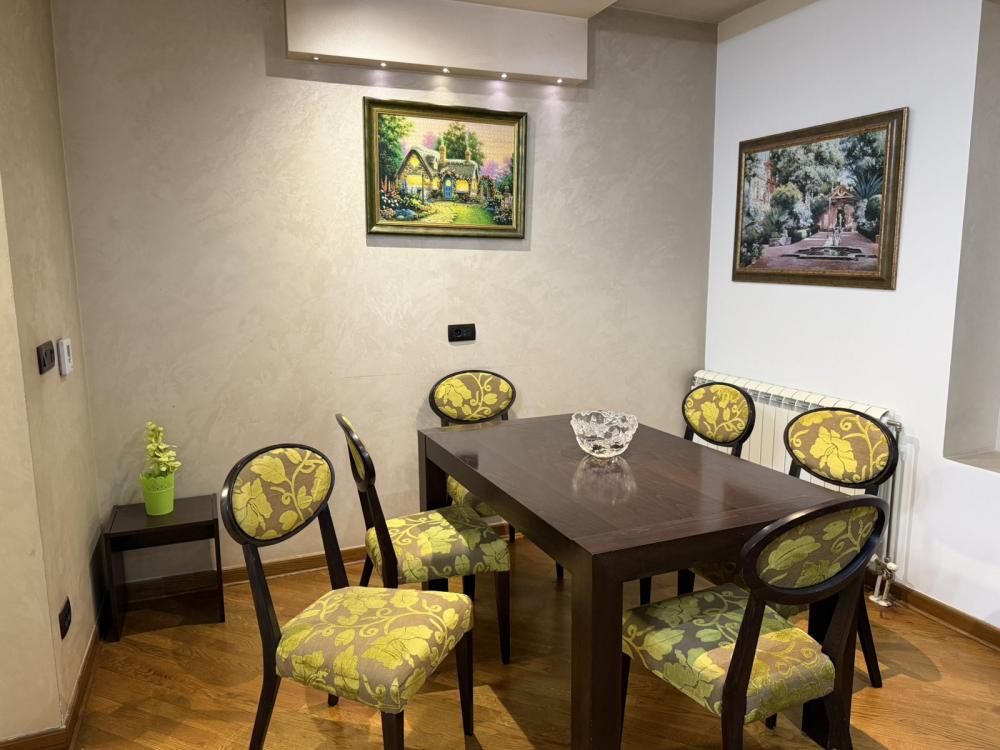 Slika 3 - Velisava Vulovića, Petosoban stan za izdavanje, 180m2, 1.500€