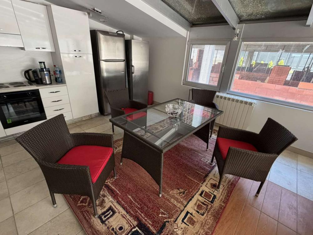 Slika 5 - Velisava Vulovića, Petosoban stan za izdavanje, 180m2, 1.500€