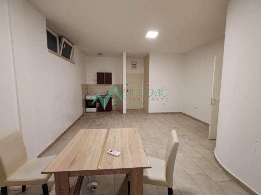 Glavna slika -Jednoiposoban stan za izdavanje, 45m2, 280€