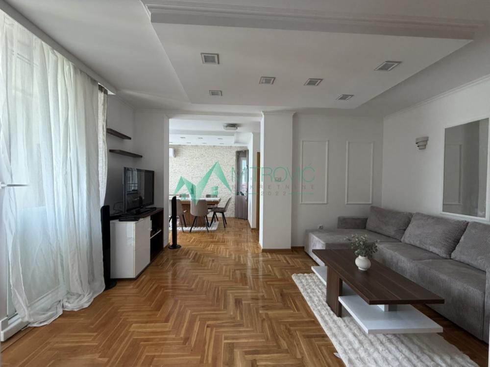 Glavna slika -Četvoroiposoban stan za izdavanje, 103m2, 1.200€