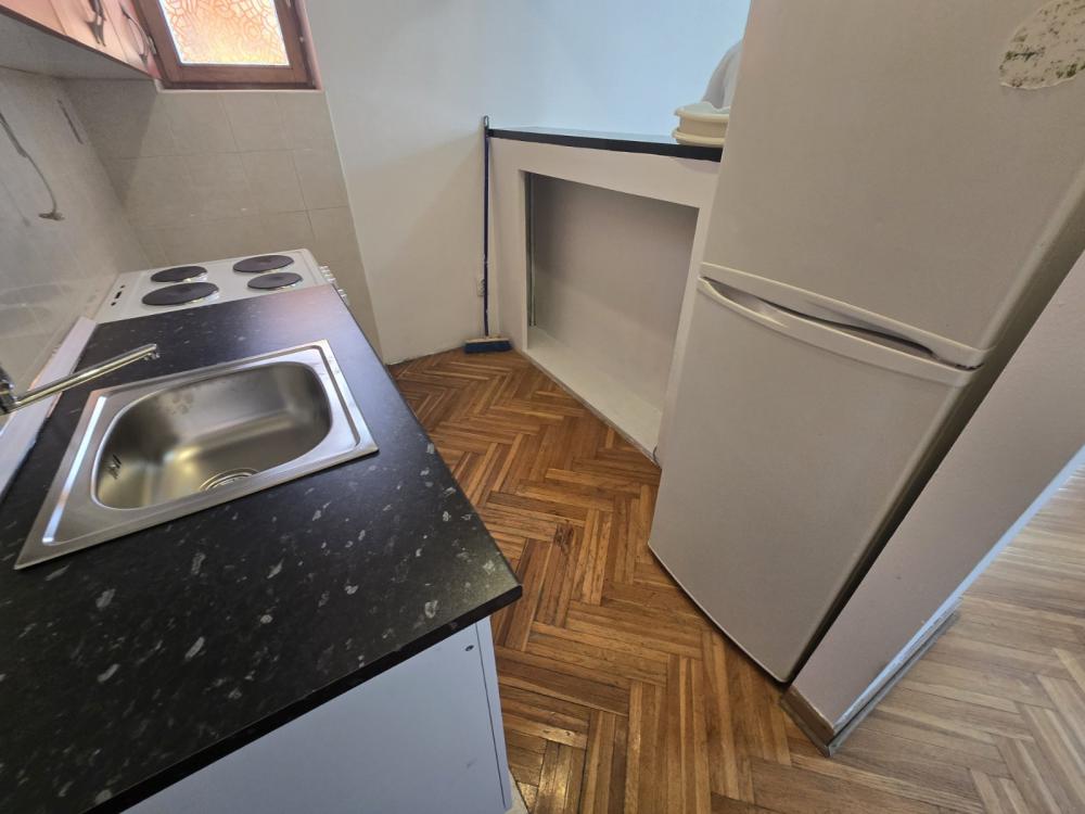 Slika 6 - Vojvode Vlahovića, Četvorosoban stan za izdavanje, 100m2, 550€