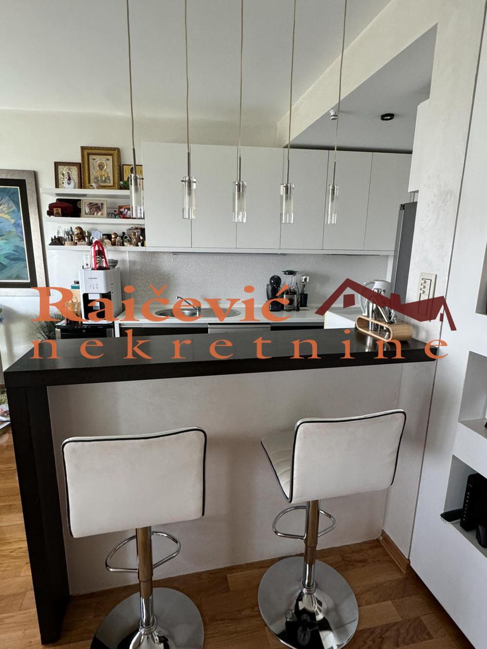 Slika 8 - Luke Vojvodica, Petosoban stan na prodaju, 268m2, 580.000€