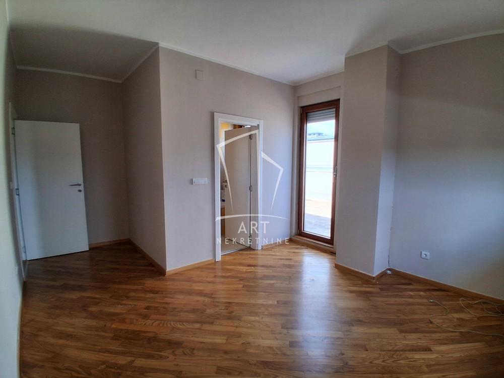 Slika 9 - Gostivarska,  Lokal za izdavanje, 101m2, 1.200€